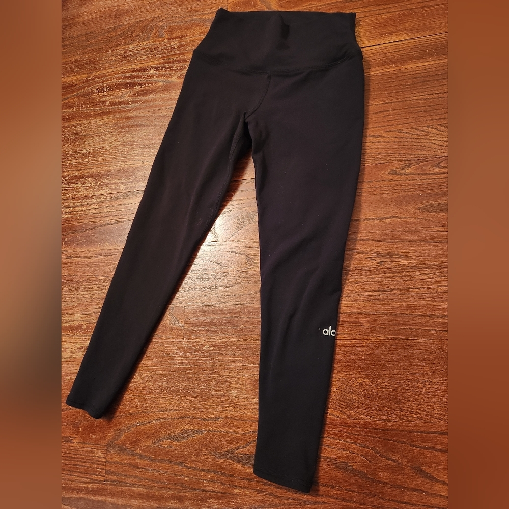 Alo yoga, women's black legging, size Small
